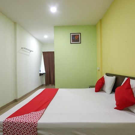 OYO 89539 Hotel Siswa Kampar Bagian luar foto